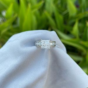 SOLD✨ 2.2 carat Diamond engagement ring